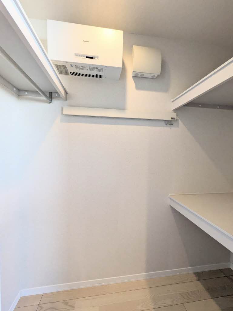 Ａｄｉｍｕ’ｓ　Ａｐｐｅａｒａｎｃｅ A0305号-10