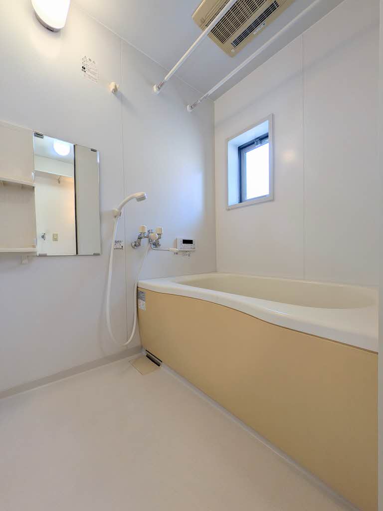 ラ・ヴィータ国富 参番館 B0102号-8
