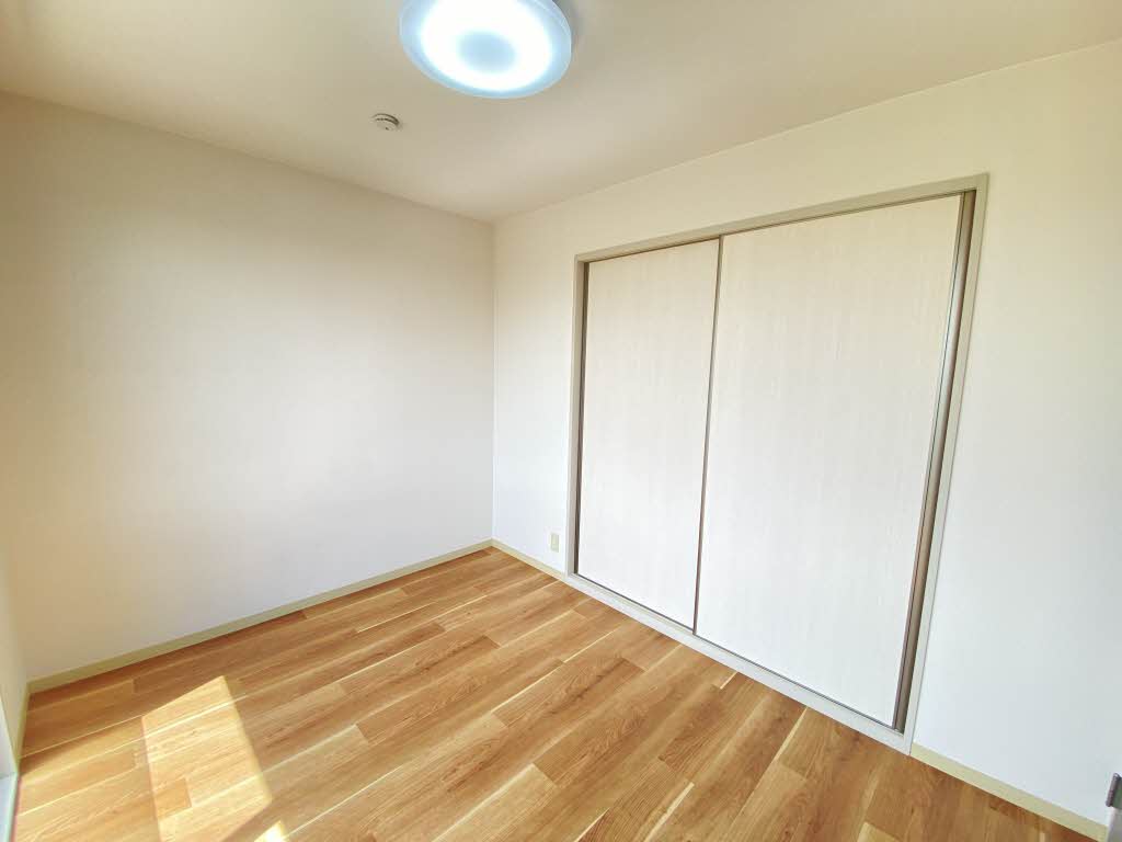 コスモタウン森岡Ⅱ　Ｂ棟 B0202号-4