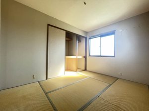 シャーメゾン中川 A0201号-4