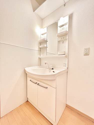 シャーメゾン　グレースＣ棟 A0103号-8