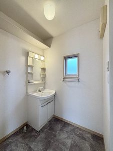 モンターニュ A棟 A0202号-7