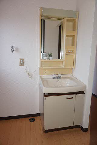 ファミールササキ A0202号-3