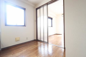 ジョルニ・フェリーチ A0301号-3