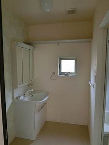 グレースコート三恵 A0102号-3