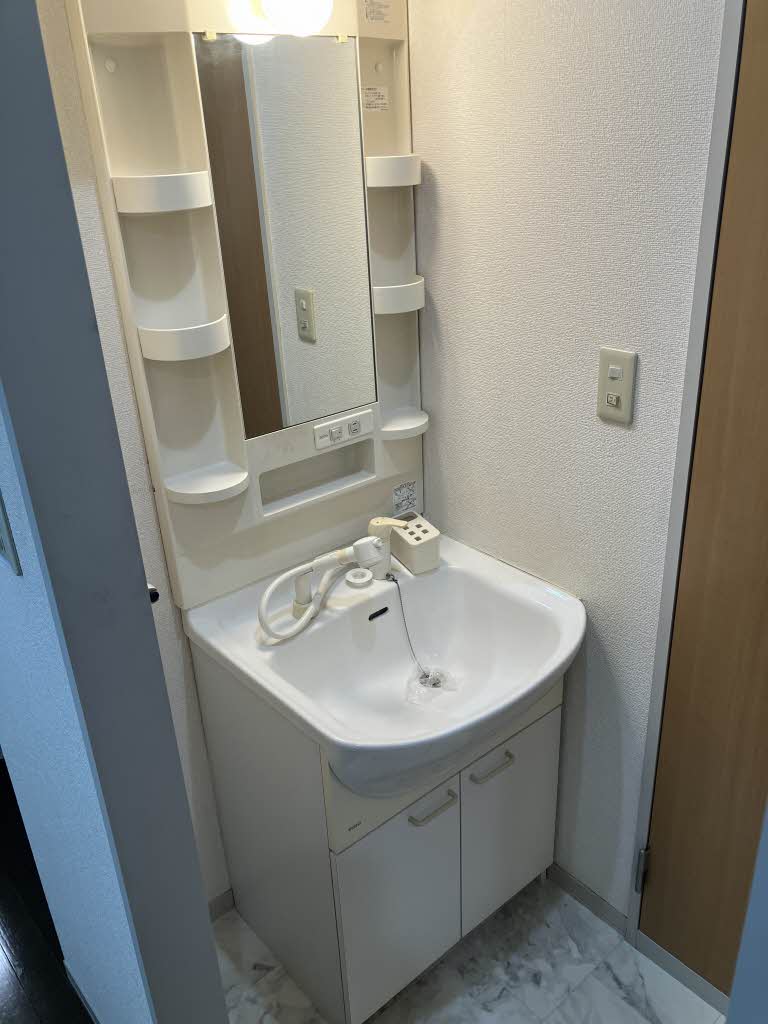 シャーメゾンウエスト A0102号-4