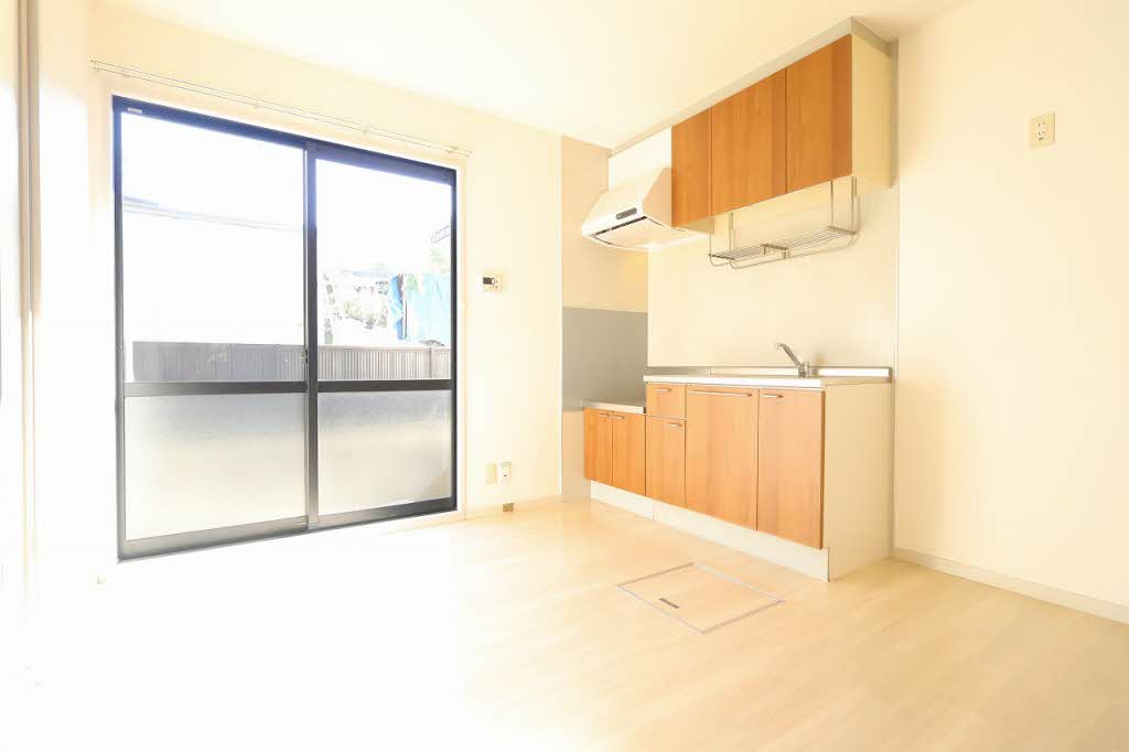 フレサリア A棟 A0102号-2