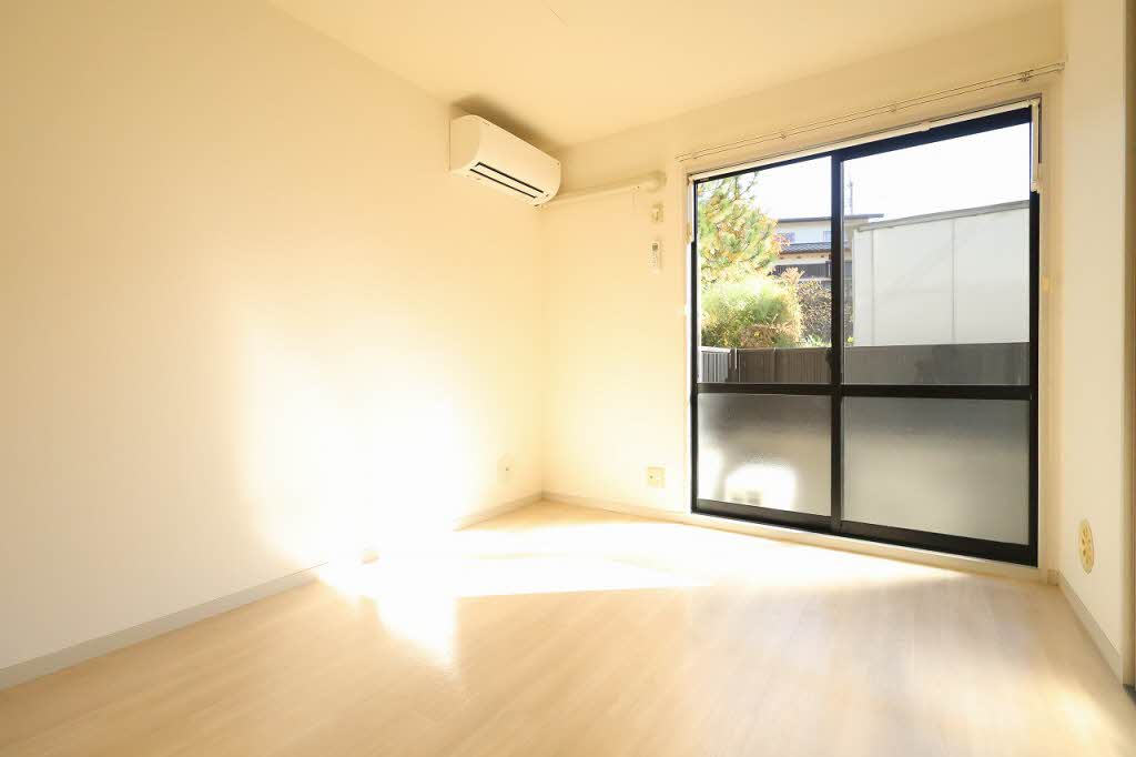 フレサリア A棟 A0102号-3