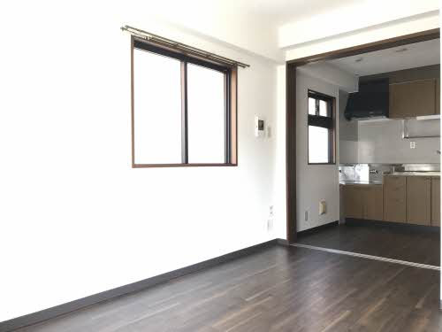 ジョルニ・フェリーチ A0705号-3