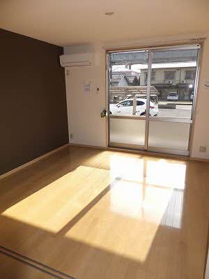 スターライト B棟 B0102号-4