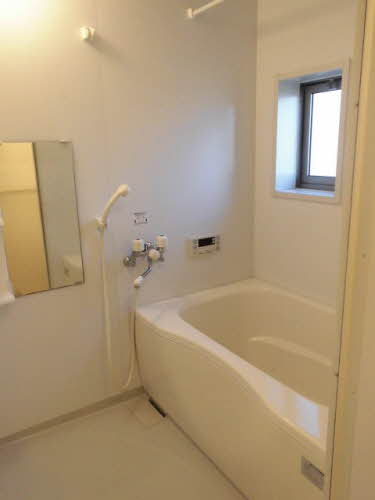 グランラシュレ B棟 B0201号-3