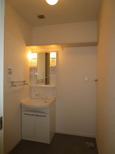 シャーメゾンエピナール F棟 B0215号-8