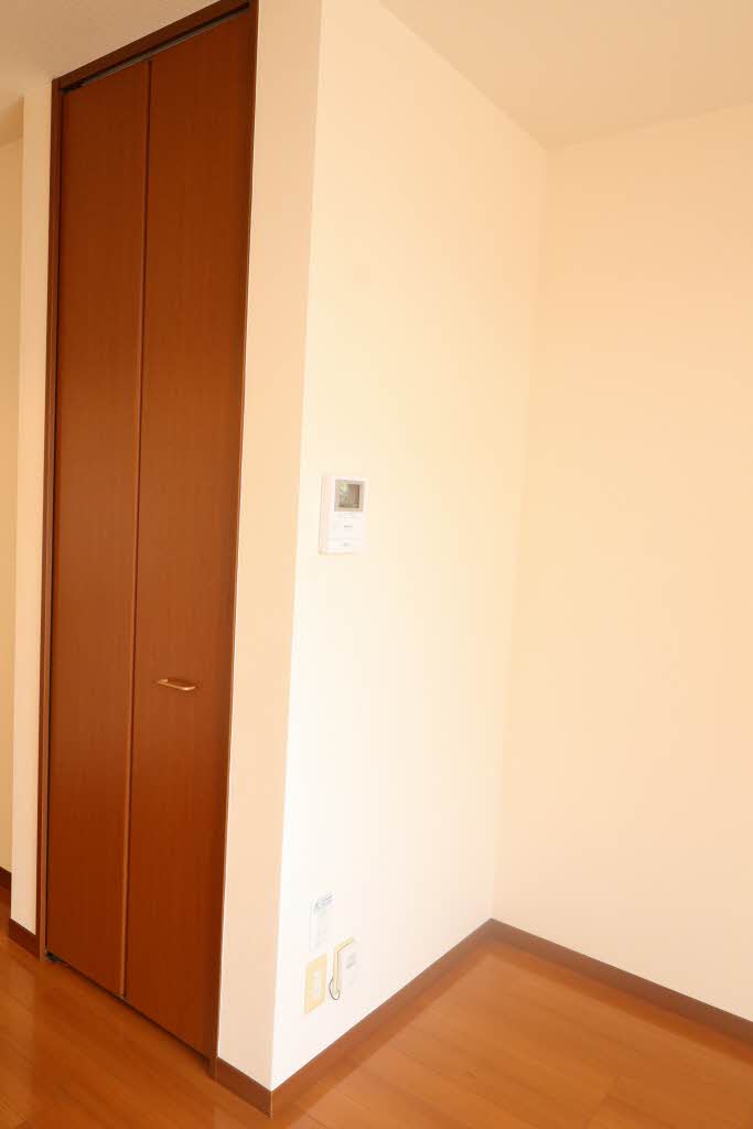 サンフォーレス C棟 101号-4