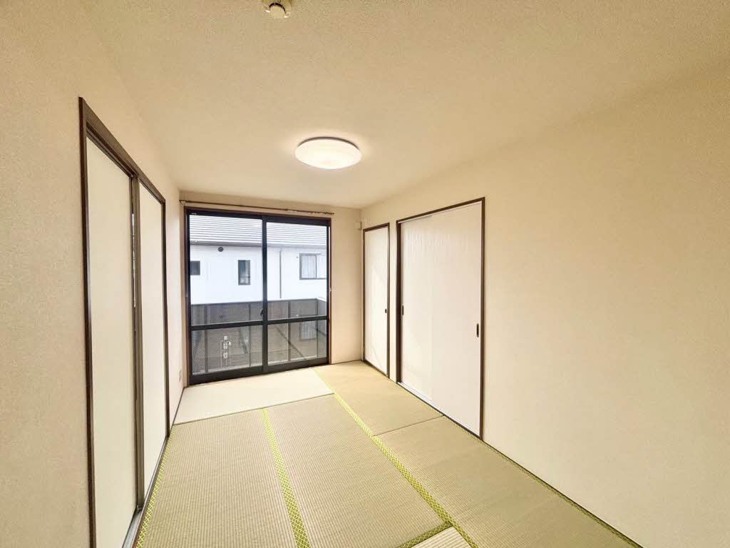 シャトリエ 弐番館 B0203号-3