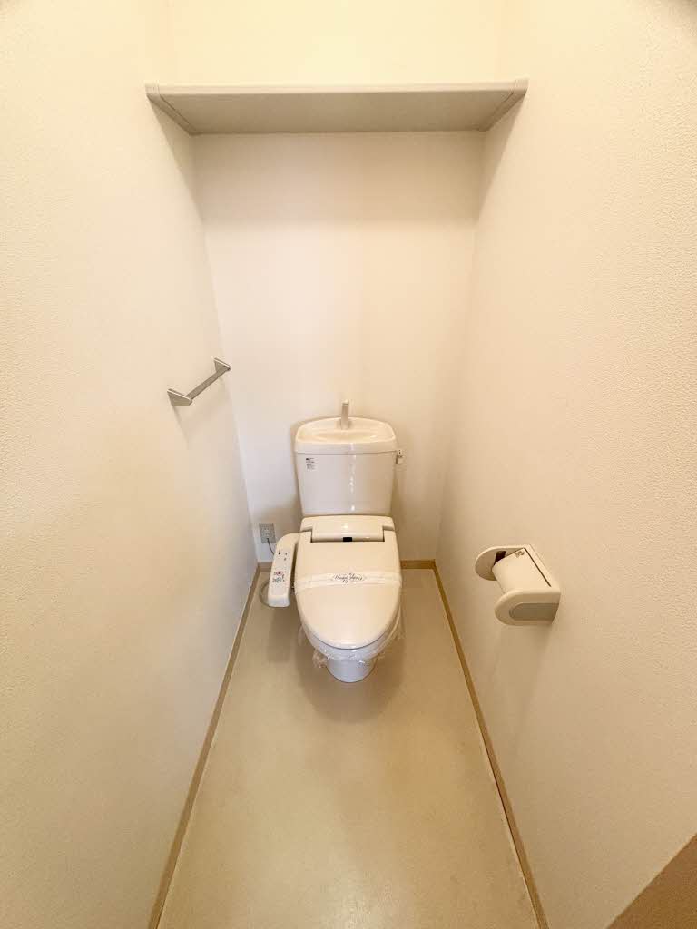 フローエ A棟 A202号-8