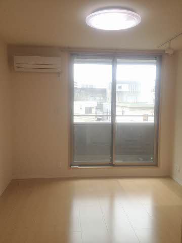 メゾン・ラ・ポルト A0302号-2