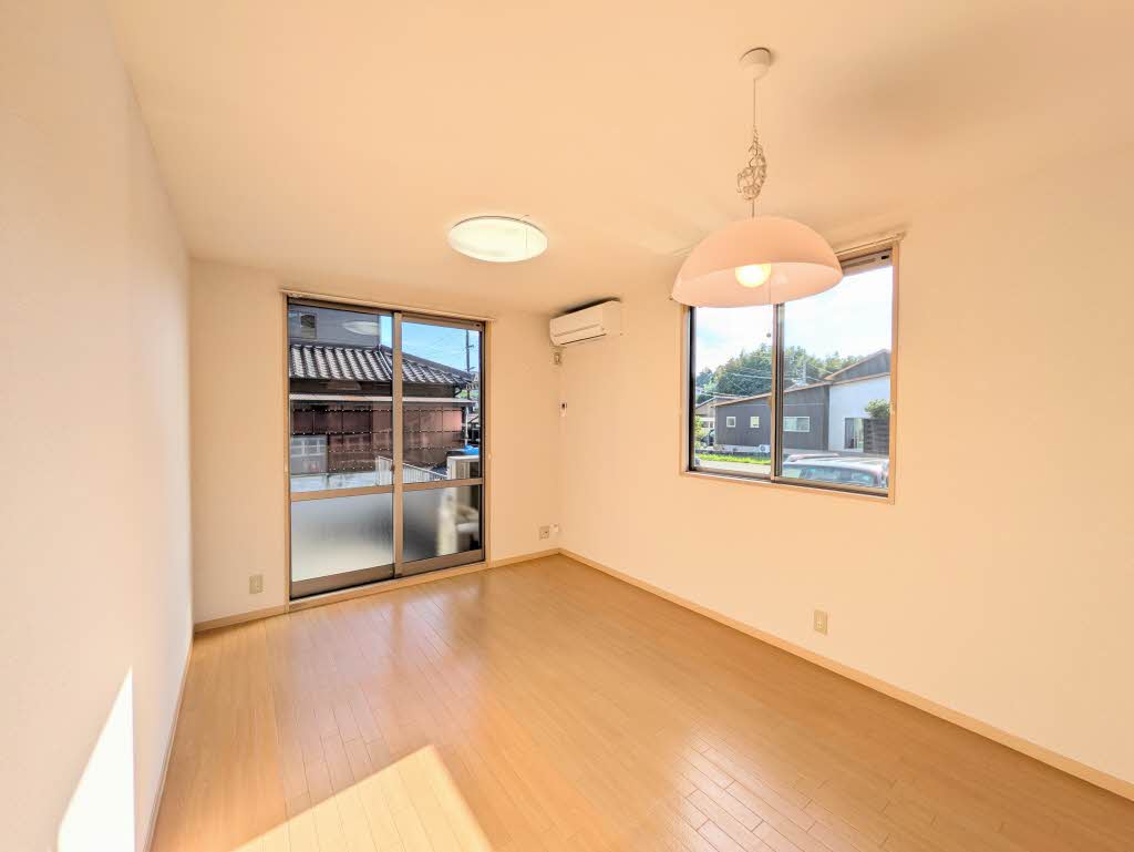 シャーメゾンヤナイＢ B0101号-2