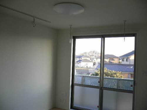 ラ フォンティーヌ C棟 C0101号-3