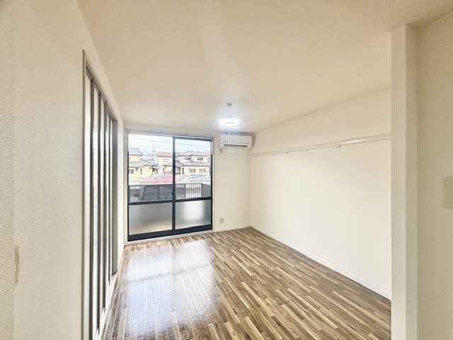 ヴィラ グリシーヌ B棟 B0102号-2