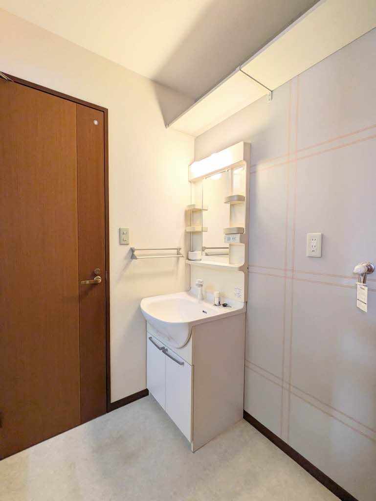 シャーメゾンドラジェ B棟 B0201号-5