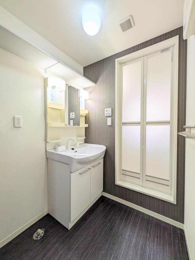 シャーメゾントゥモロー B棟 B0101号-5