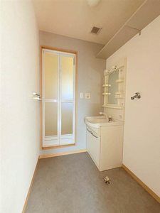 コンフォールⅡ C棟 C0202号-8