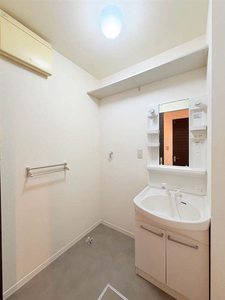 パインテイル B棟 B0102号-8