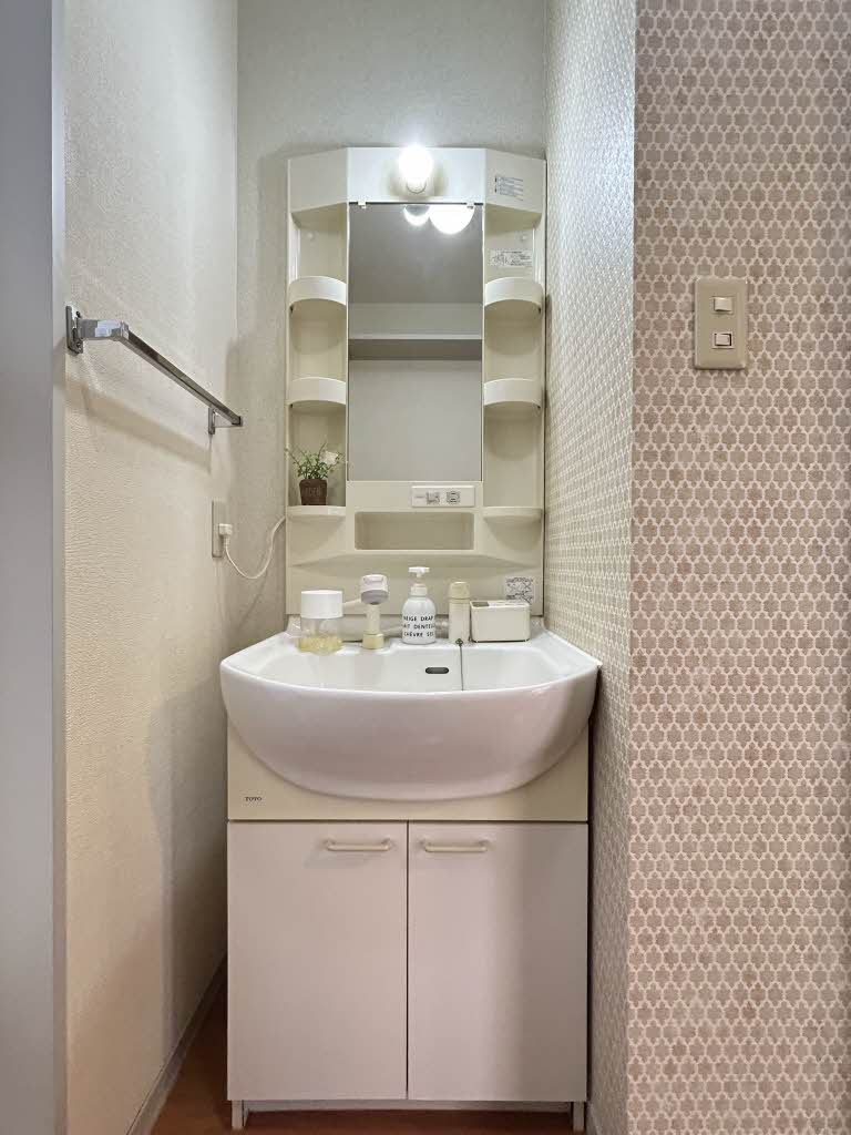 ファミール牟礼 102号-3