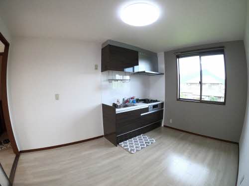 クレール高松 202号-4