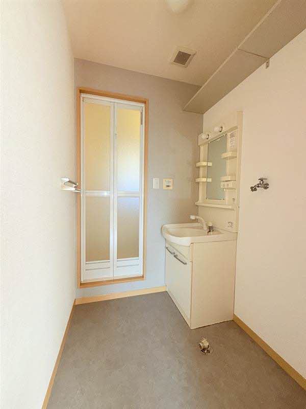 コンフォールⅡ C棟 C0202号-8