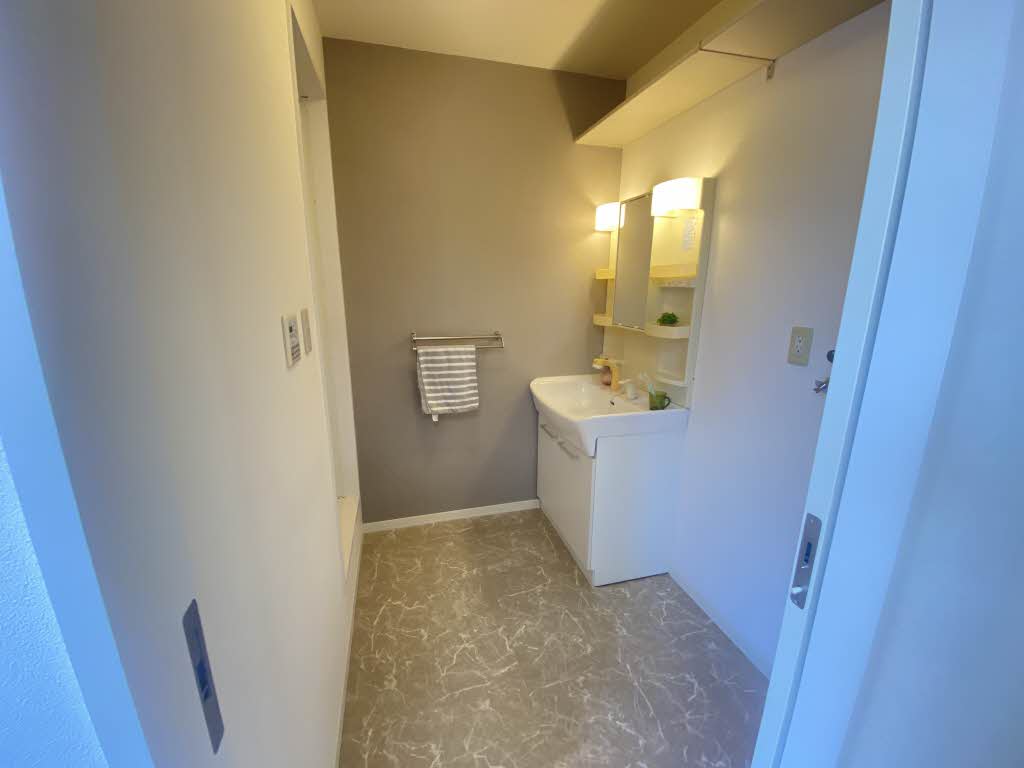 ディアス松縄 B棟 B0103号-8