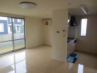 パインテイル D棟 D0102号-9