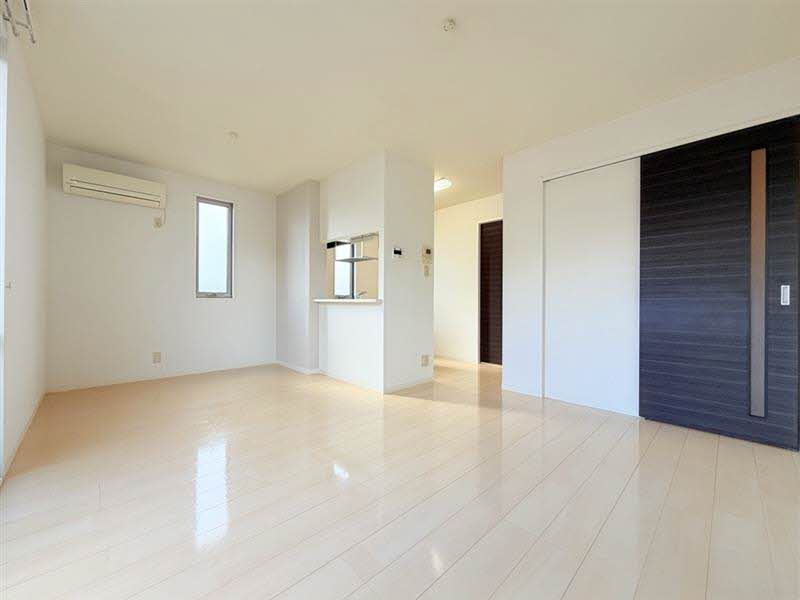 パインテイル D棟 D0202号-3