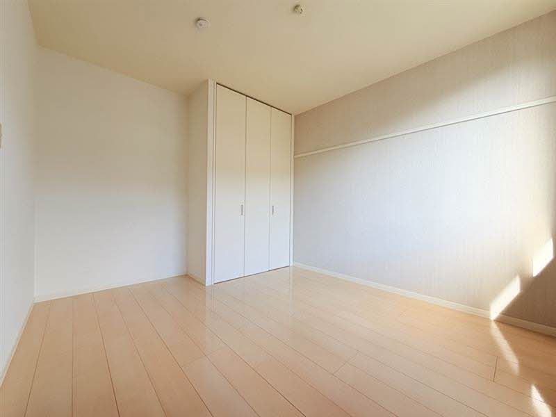 パインテイル D棟 D0202号-4