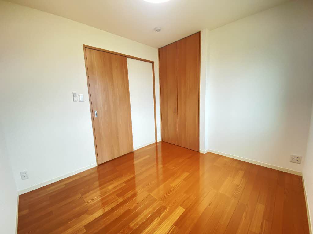 エルミタージュ 3番館 301号-5