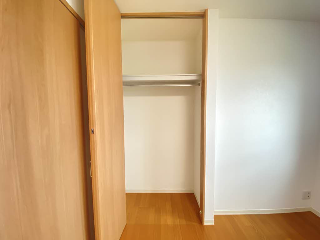 エルミタージュ 3番館 301号-8