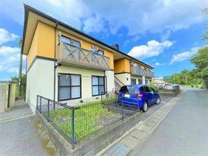 サンコート松岡　＊＊