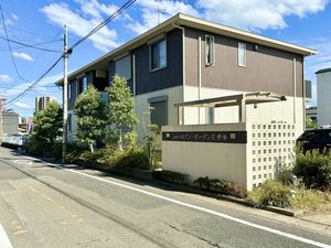 シャーメゾン・ガーデンズ伊勢　＊＊