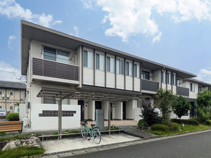 クレストールアベニュー　Ⅰ棟　＊＊ A0202号-1