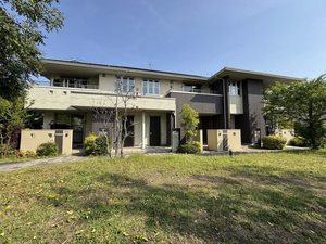 ヴィルヌーブ諏訪野　Ｇ棟　＊＊