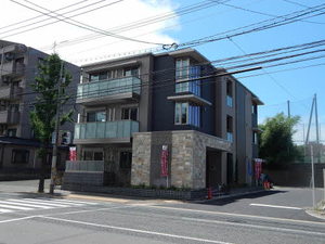 シャーメゾン境川　＊＊