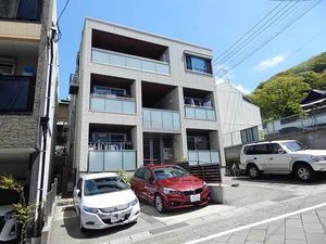 シャーメゾン諏訪通り　＊＊