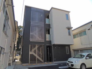 シャルマン勝富　＊＊