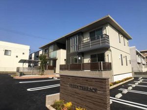 ＧＲＥＥＮ　ＴＥＲＲＡＣＥ　＊