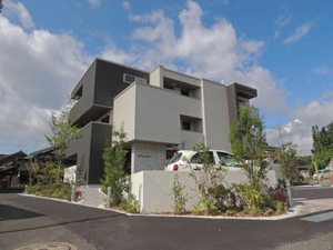 シャーメゾン新高田Ⅱ　＊＊