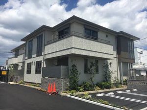 アンビシア　＊＊