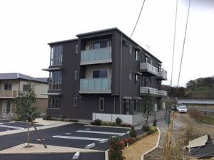 Ｌａ　ｂｒｉｓｅ　ｄｅ　Ａｚｕｋｉｚａｋｉ　＊