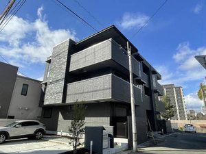 ファミリア新屋敷　＊＊ A0102号-1