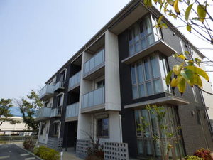 シャーメゾン成章　＊＊