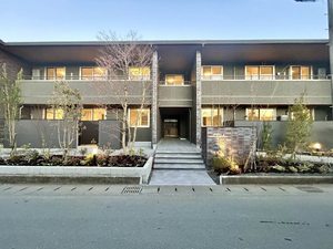 シャーメゾンアイリス　＊＊